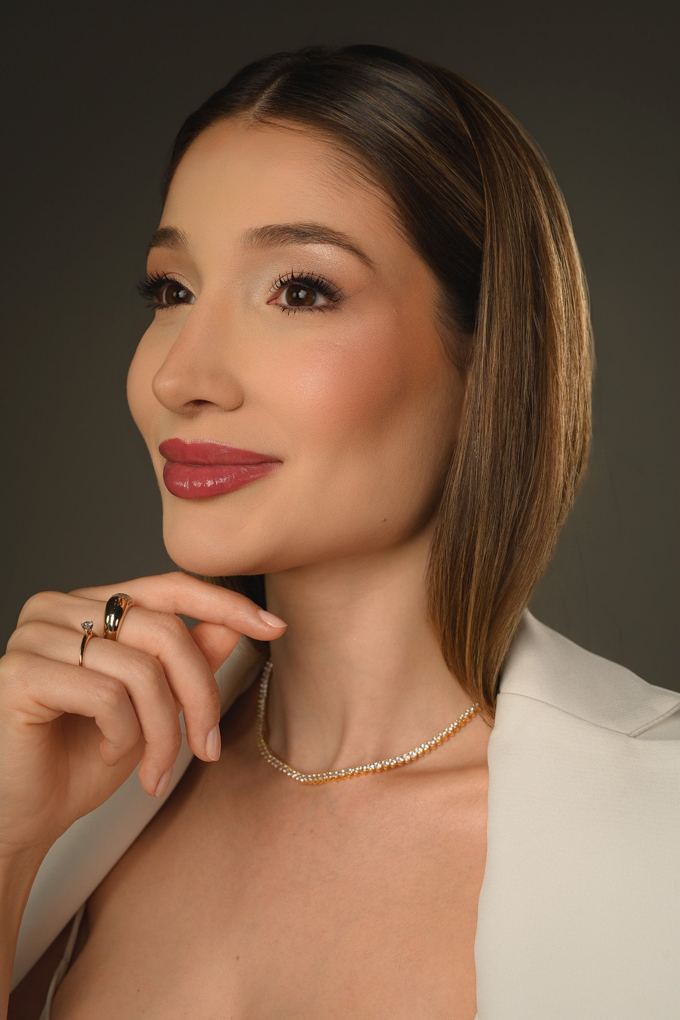 Dra. Lorena Queiroz, cirurgiã plástica